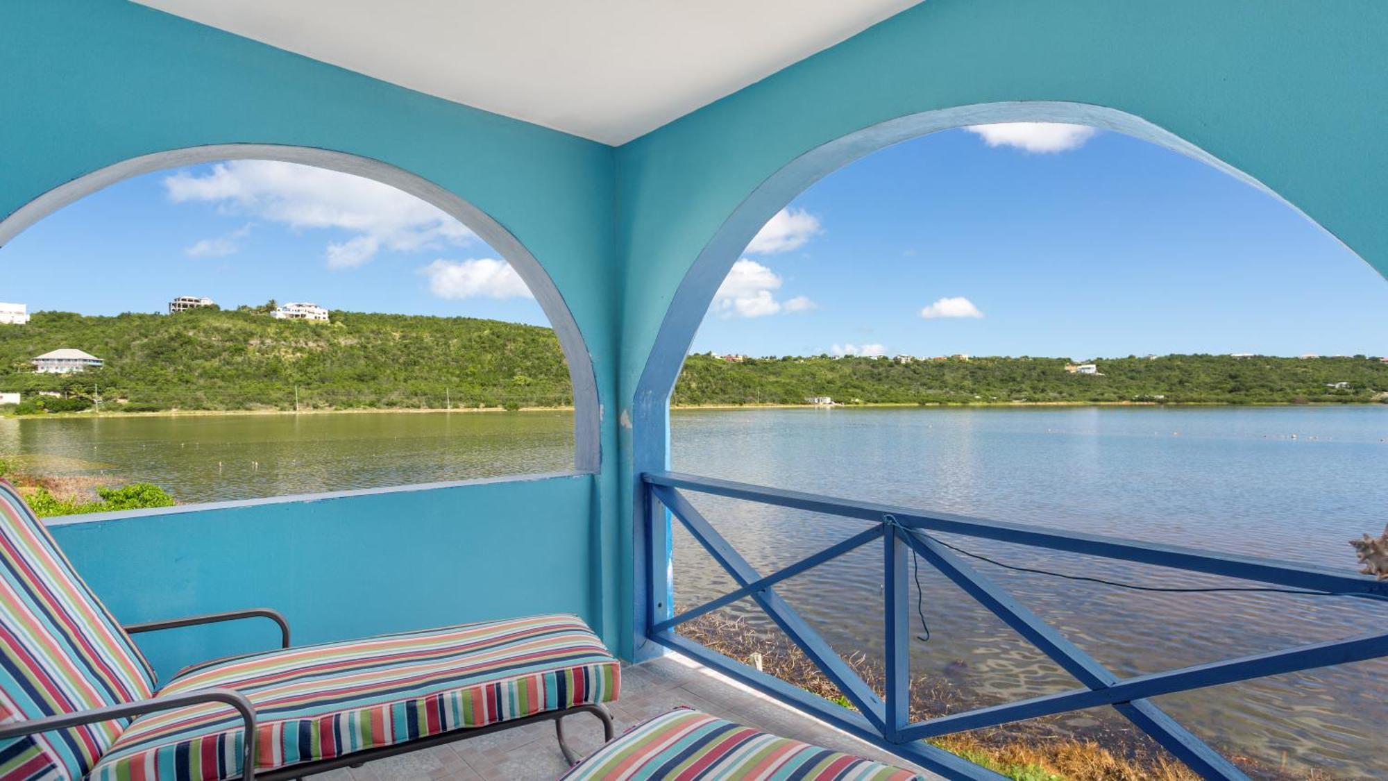 Edwards Guesthouse Sandy Ground Village Екстер'єр фото