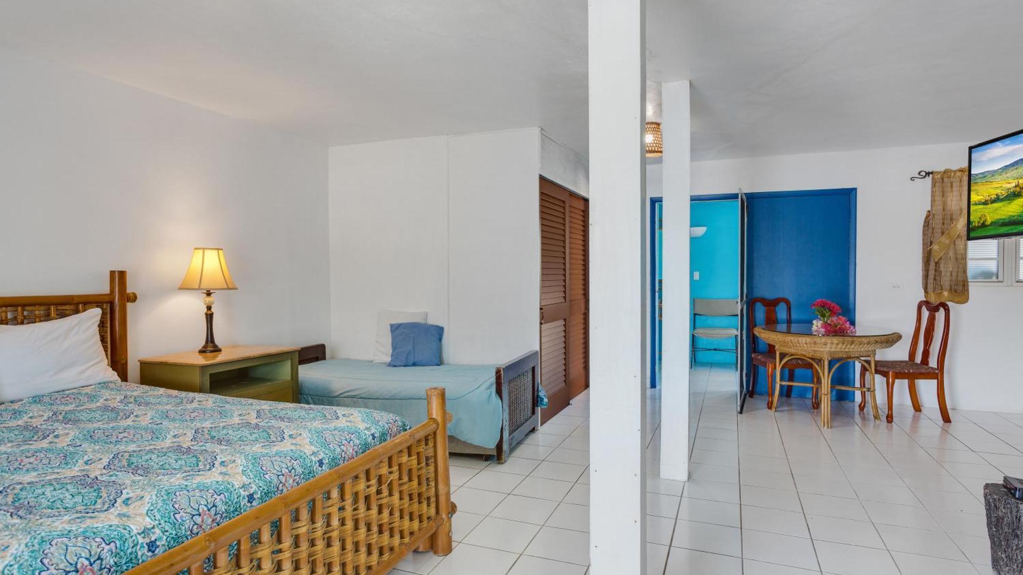 Edwards Guesthouse Sandy Ground Village Екстер'єр фото